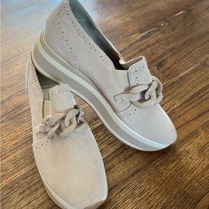 Dolce Vita JHENEE size 9 Duhne like nee with box